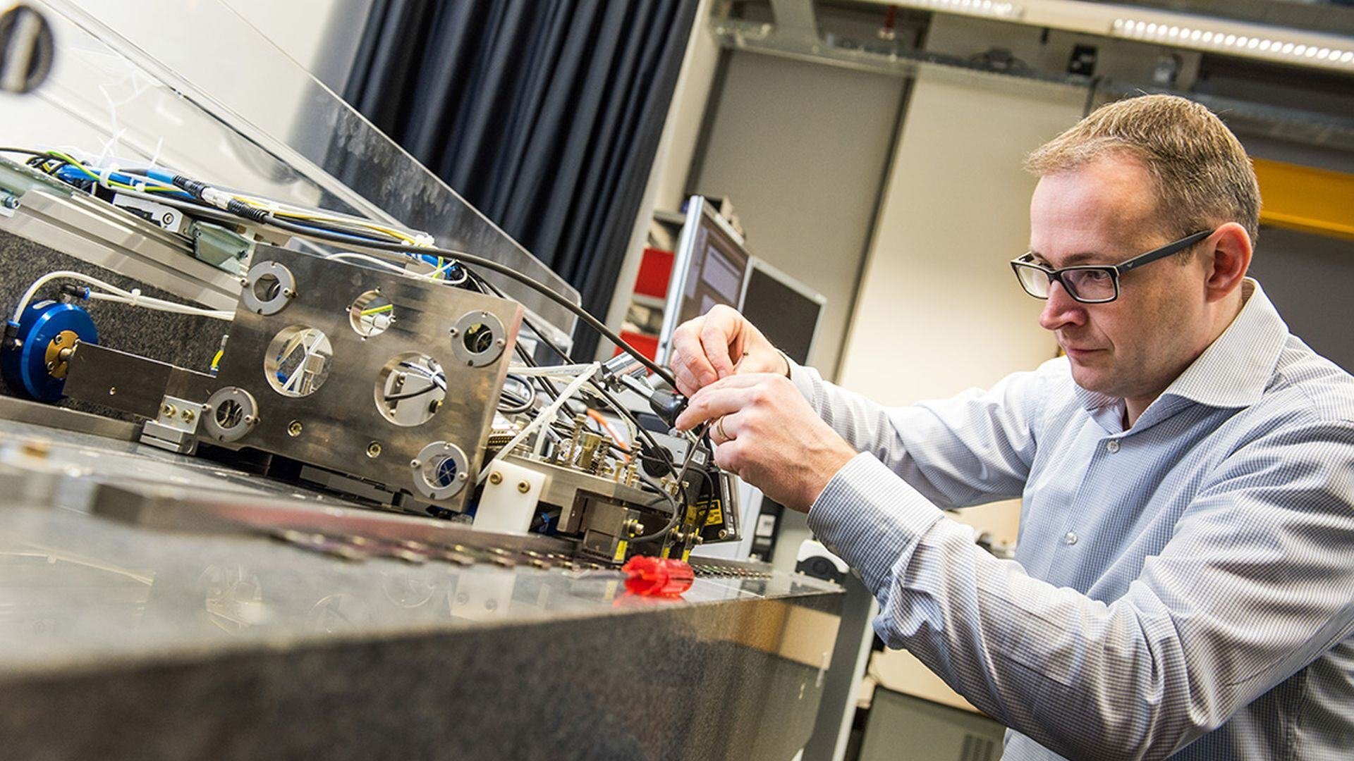 Header-Philips-Instrumentation-Services